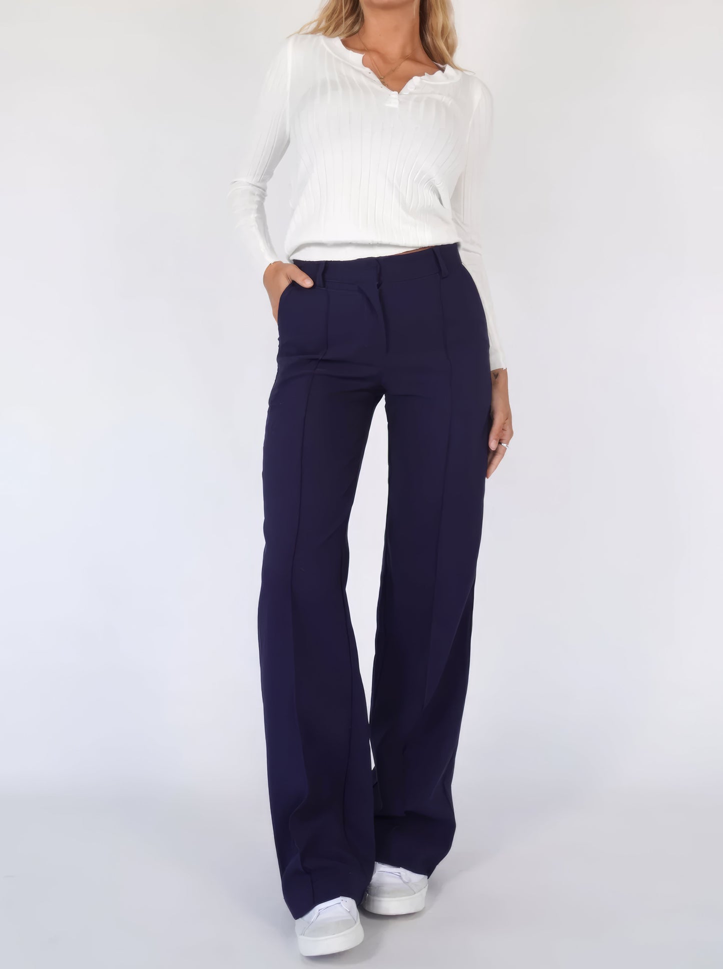 CHARLOTTE | Pantalón Campana Moderno