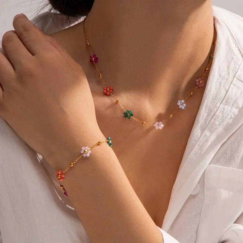 Collar Azalea Floral